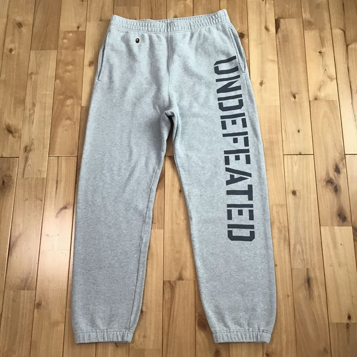 A BATHING APE/パンツ/M/マイロ/グレー/BAPE Undefeated × BAPE スウェットパンツ Mサイズ グレー a bathing