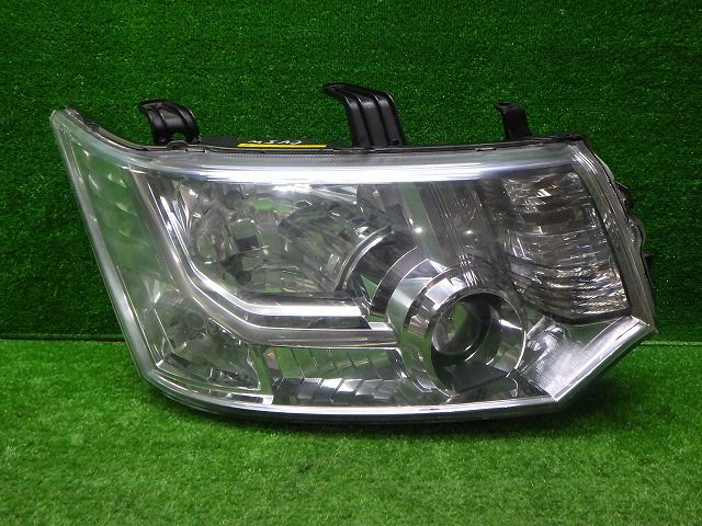 三菱 デリカD:5 ヘッドライト KOITO 100-87918 (F211) デリカ D：5 CV5W ヘッドライト 左右 レベ付 コイト100-87918 2025年