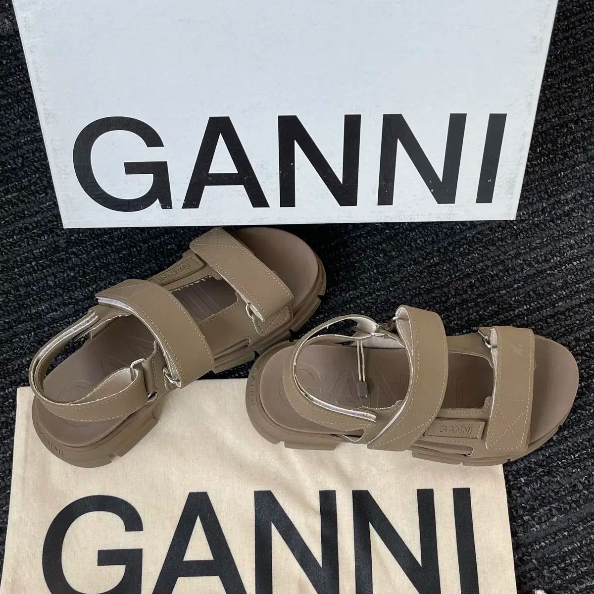 GANNI ラバーサンダル