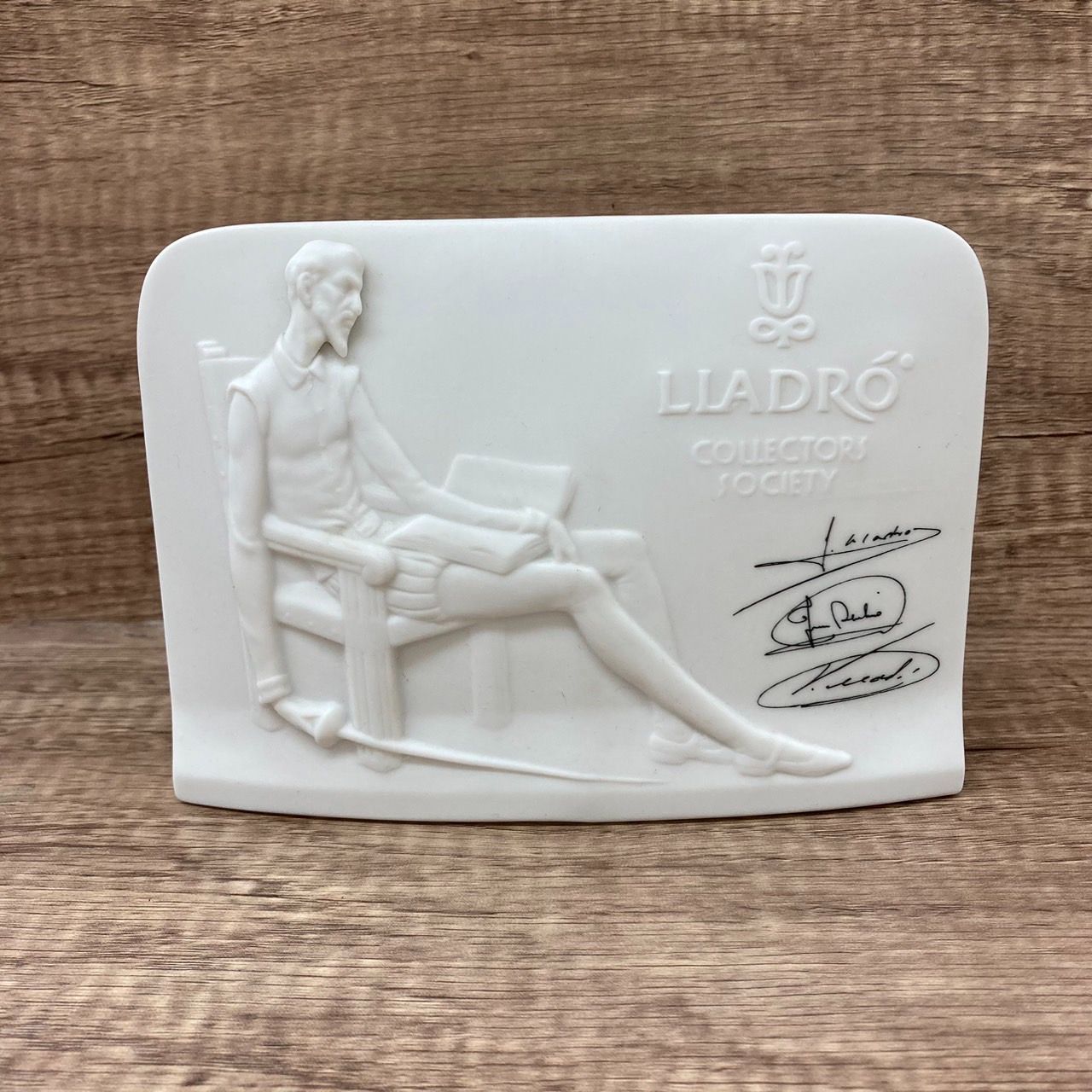 リヤドロ 陶器製 LLADRO COLLECTORS SOCIETY 本を読むドン・キホーテ