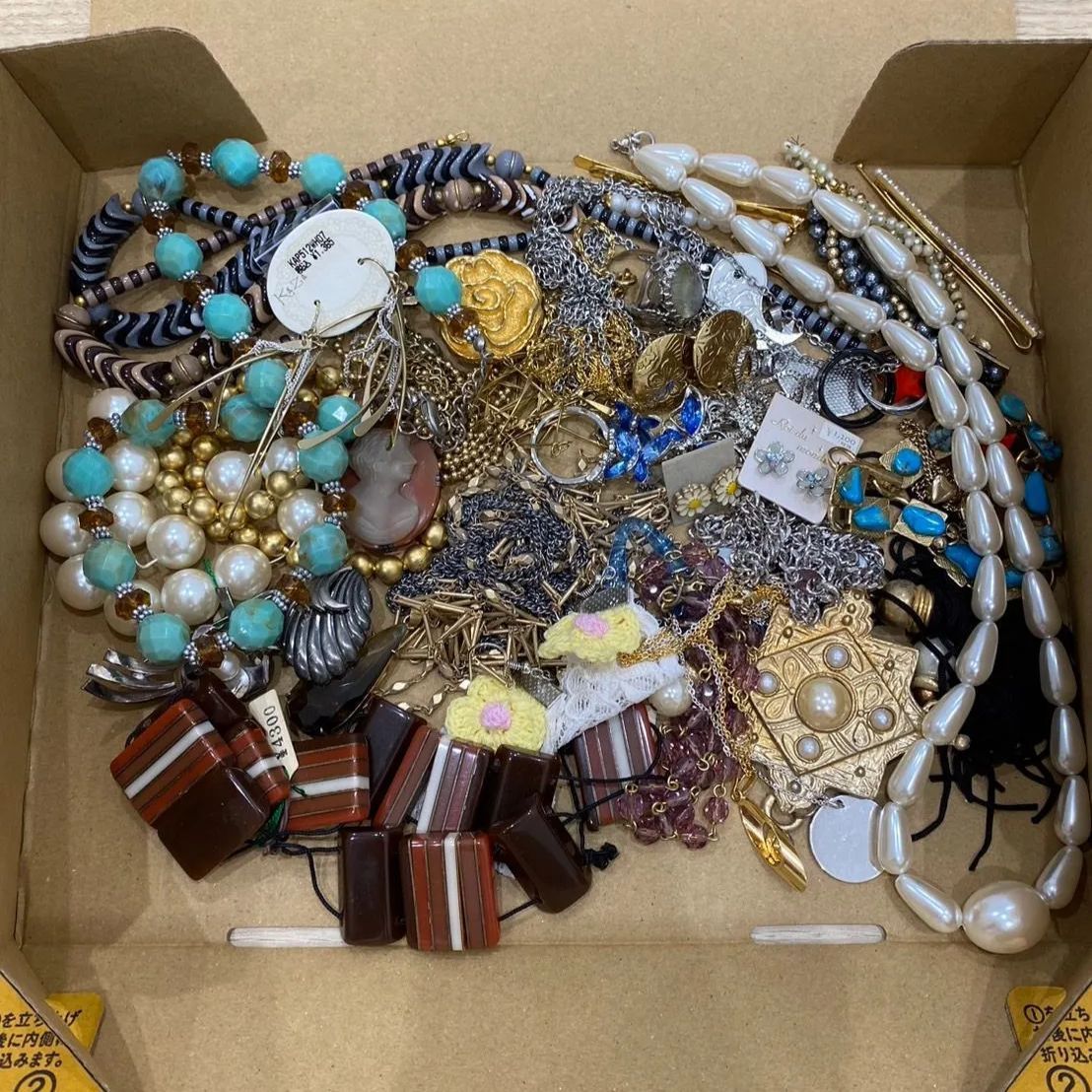 アクセサリーまとめ売り 遺品、整理品、ジャンク品 約9kg 179