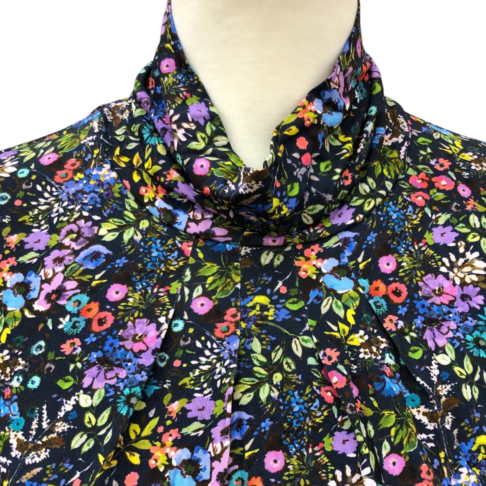 Z1368【美品】leilian レリアン BINDA 花柄プリント ハイネック