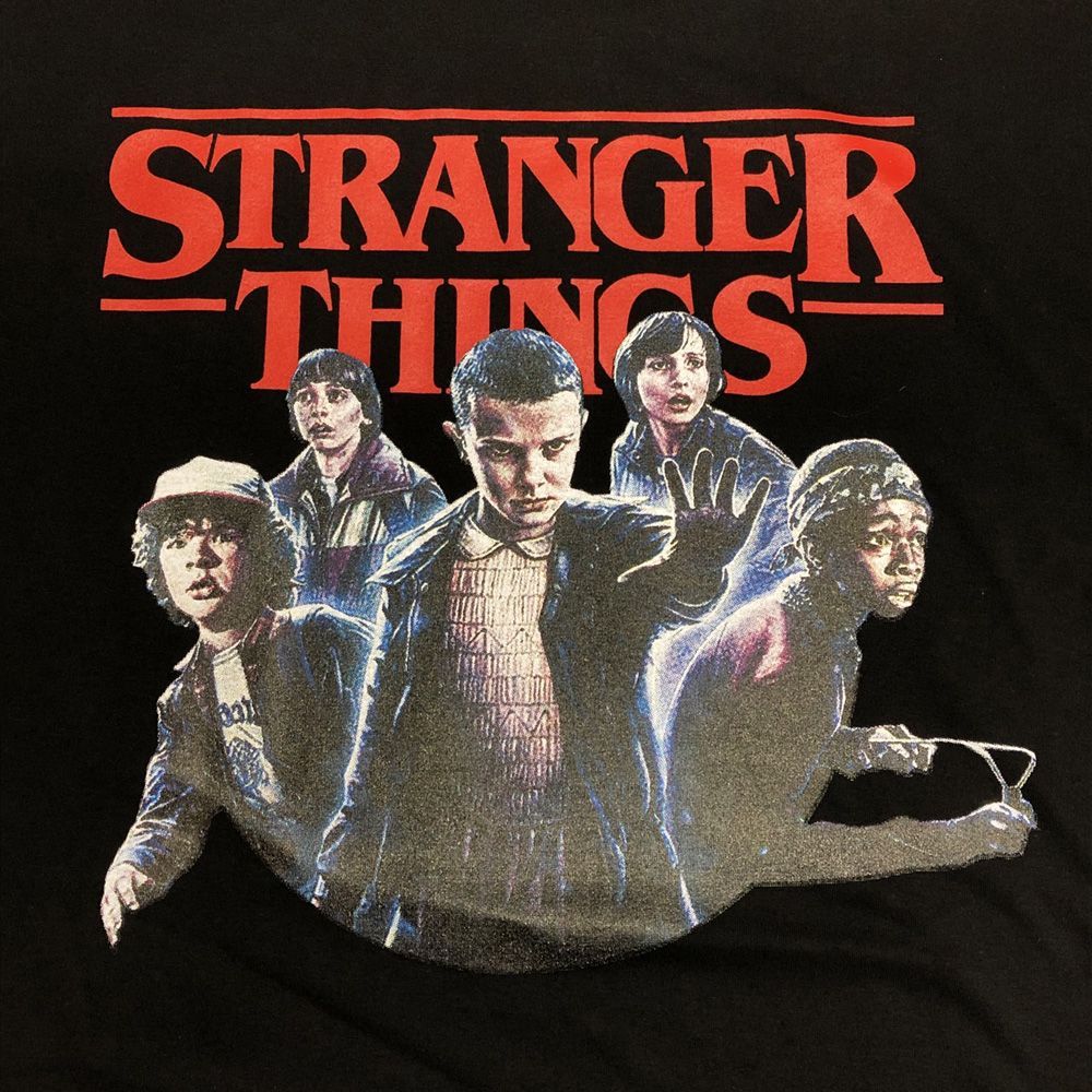 新品 ストレンジャーシングス STRANGER THINGS ロンT 黒 XL位 - メルカリ