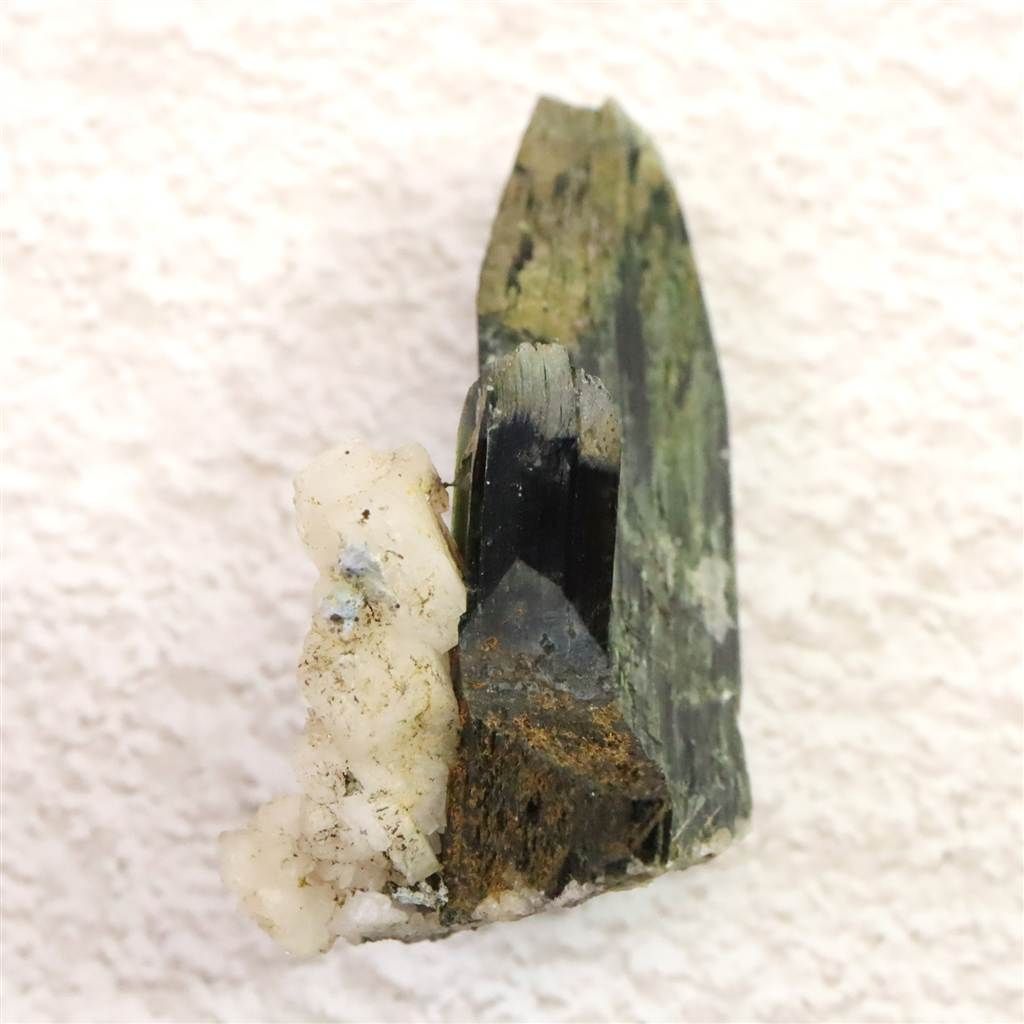 ザギマウンテン産 35mmエジリン輝石 6.27g 榎本通商74483