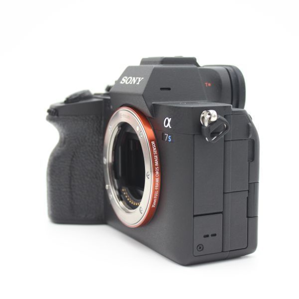 フルサイズ ミラーレス一眼カメラ