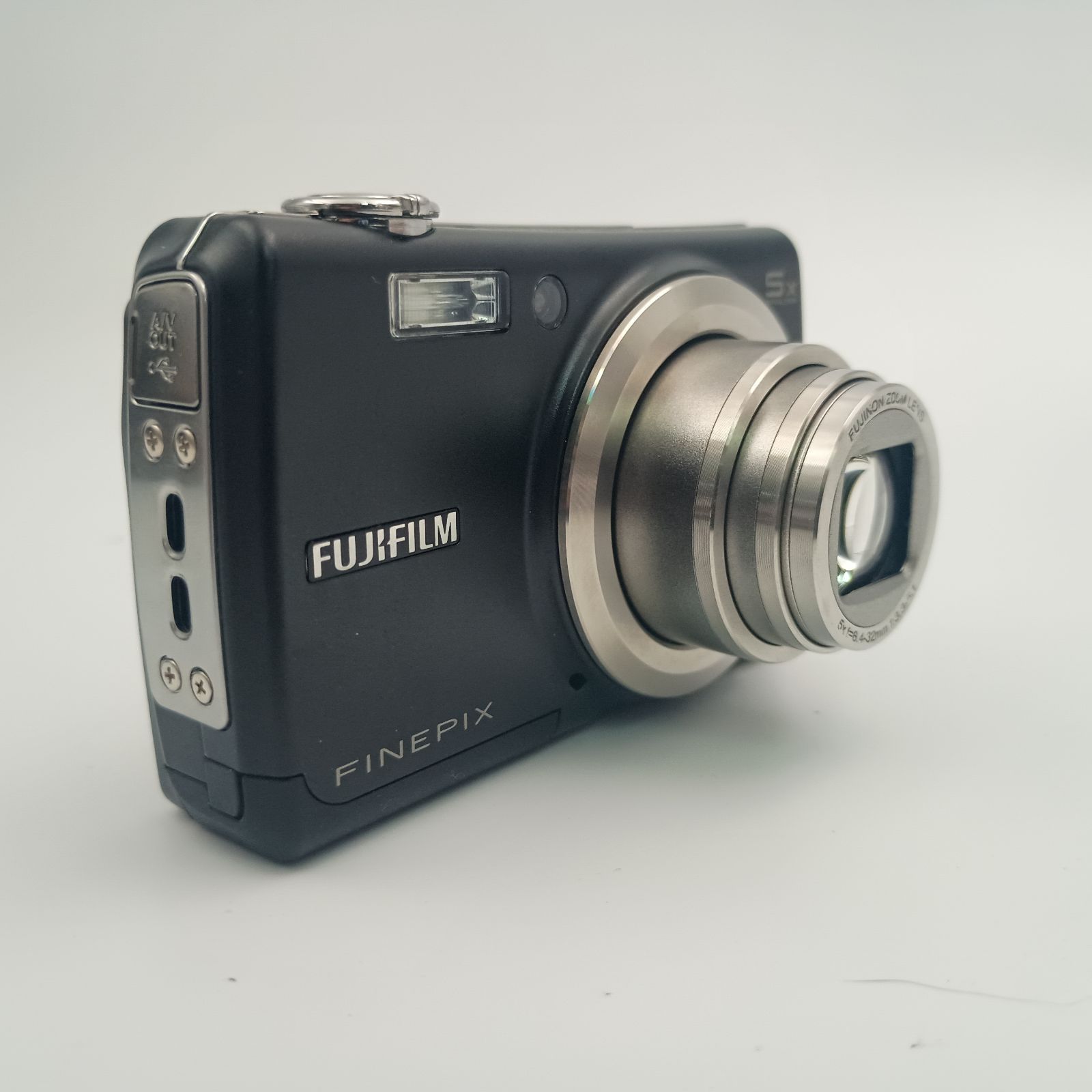 FUJIFILM FINEPIX F100 fd COMPACT DIGITAL CAMERA Black 黒 富士