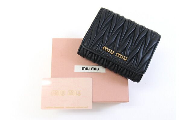 ミュウミュウ 三つ折り財布 マテラッセ 5MH016 - メルカリ 