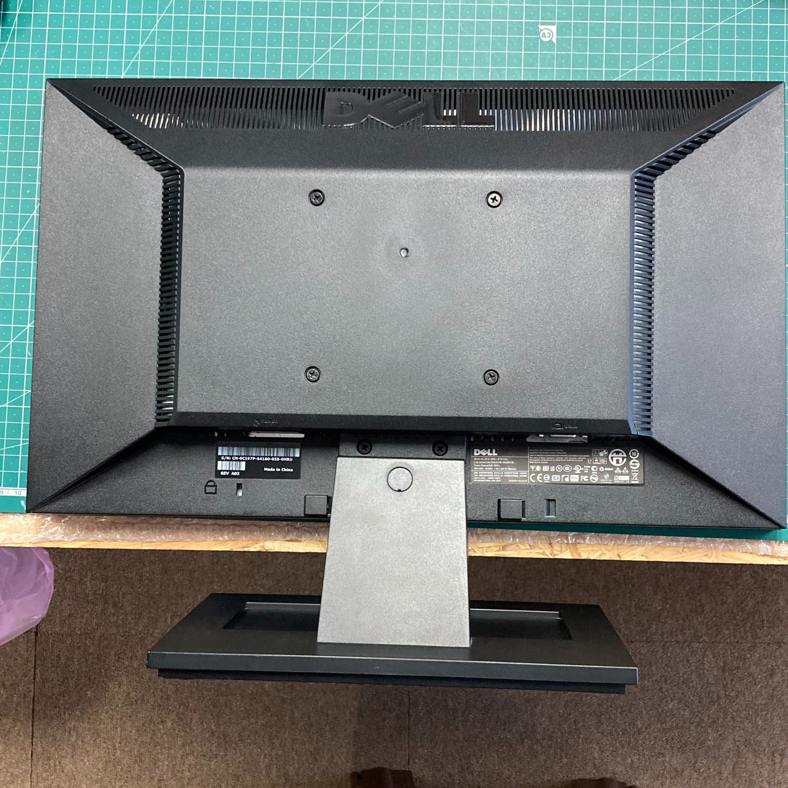 DELL ブラック モニター 大画面 ジャンク品のため説明お読みください DELL ディスプレイ本体 黒 ジャンク品 - メルカリ