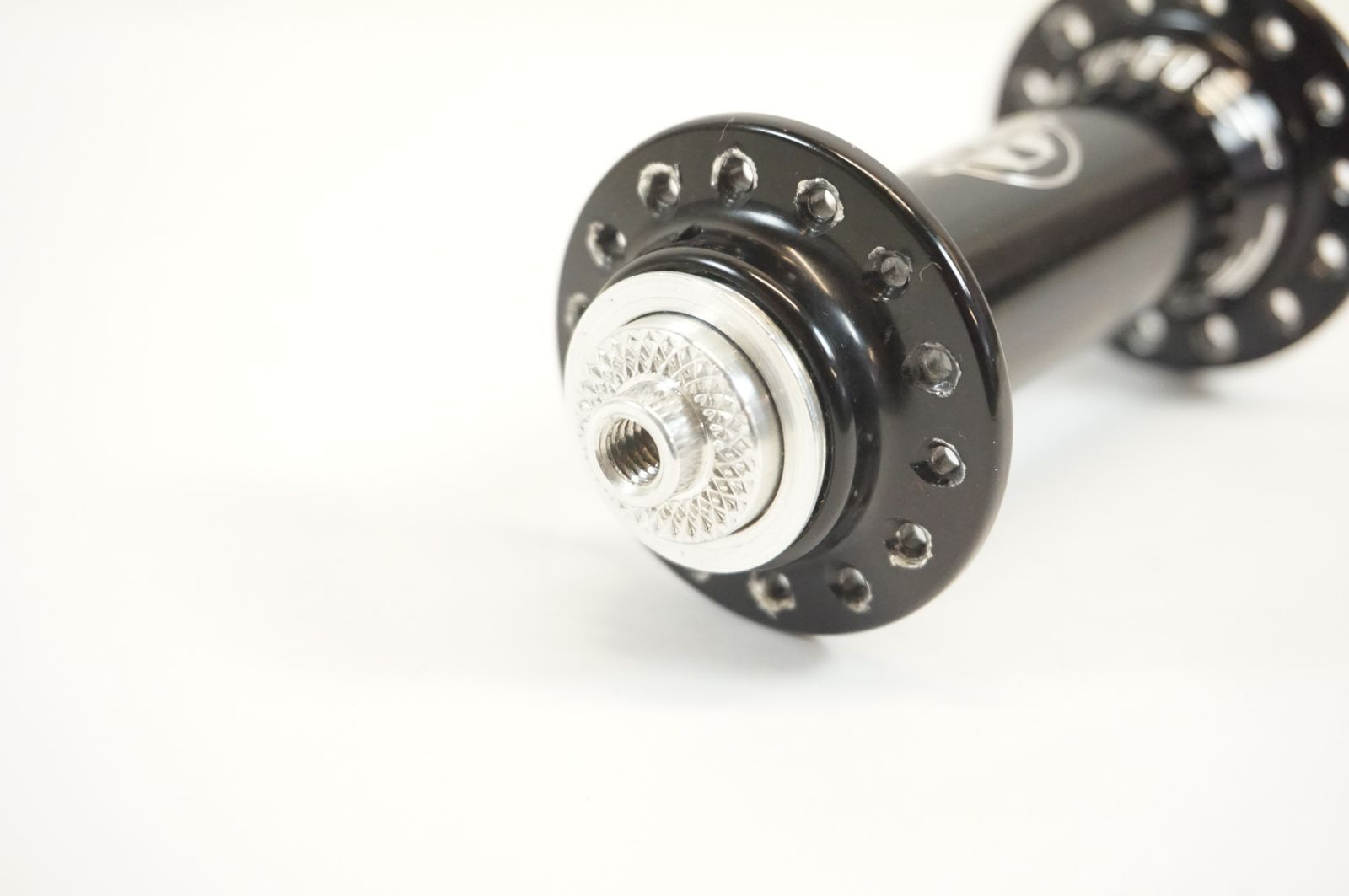 WHITE INDUSTRIES ホワイトインダストリーズ T11 28H 100mm フロントハブ バイチャリ宇都宮店 BRIGHTFACE_UK