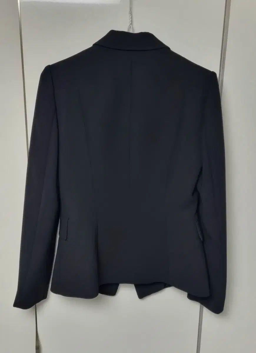 破れていない新しい服