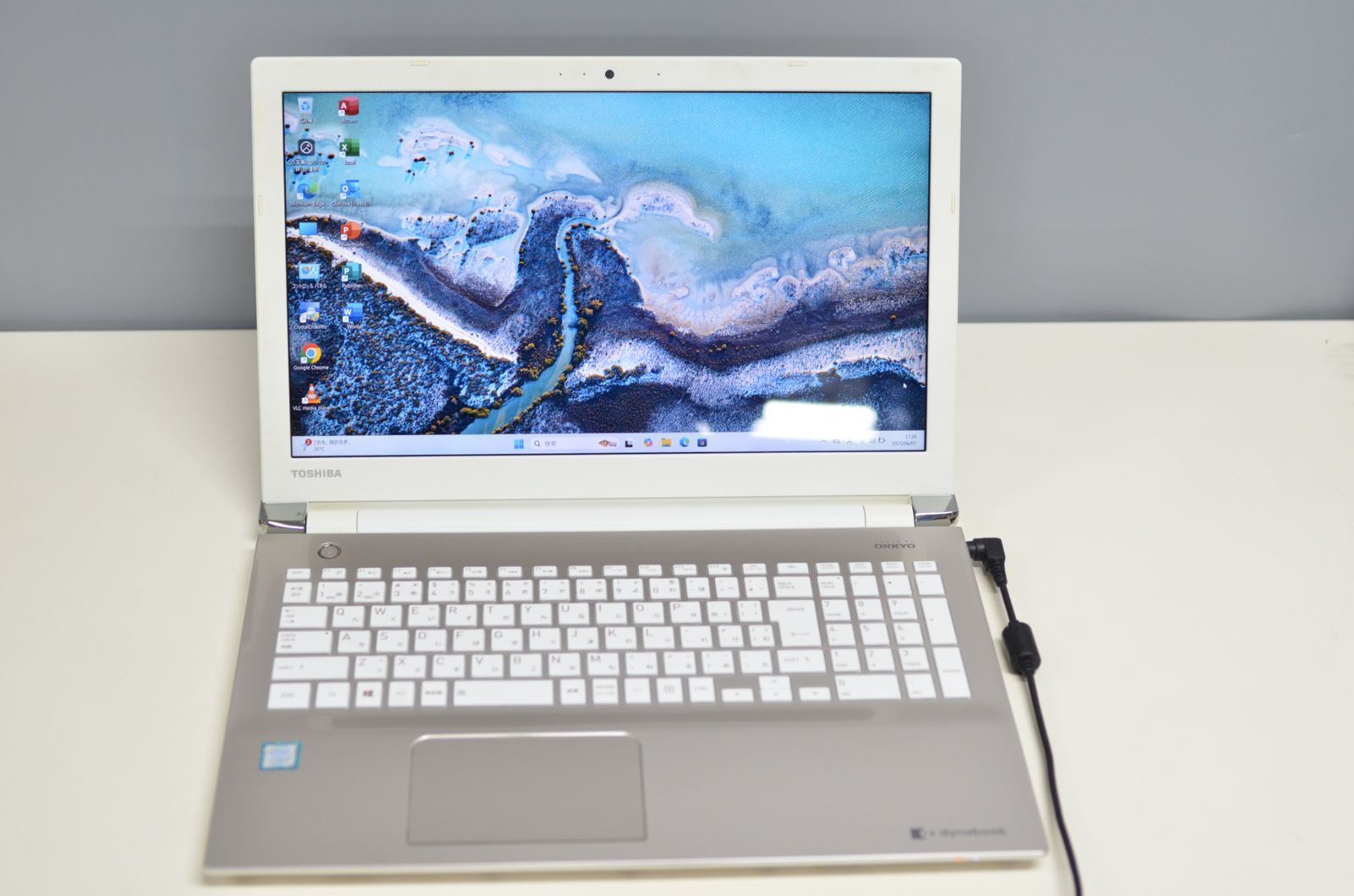 中古ノートPC 東芝 dynabook T65/DG Intel Corei7-7500U Webカメラ搭載 
