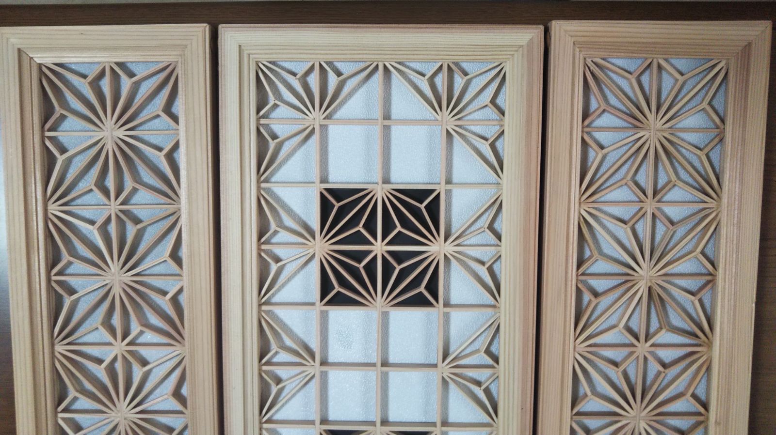 57❣️特価！値段交渉OK❣️ 麻の葉組子　アクリル板入り　３枚一組 57 麻の葉組子 アクリル板入り 3枚一組 麻の葉ちらしシリーズ ｜ 組