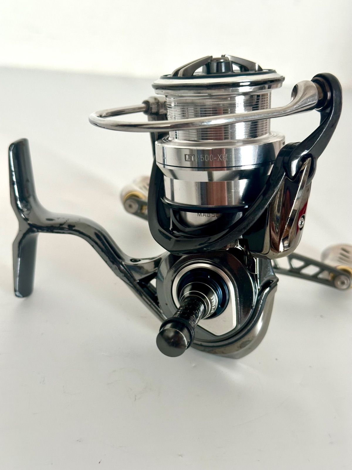 DAIWA - 18 EXIST LT2500-XH　LIVRE製Wハンドル付 DAIWA（釣り） ダイワ 18イグジスト (EXIST) LT2500S-XH-DH