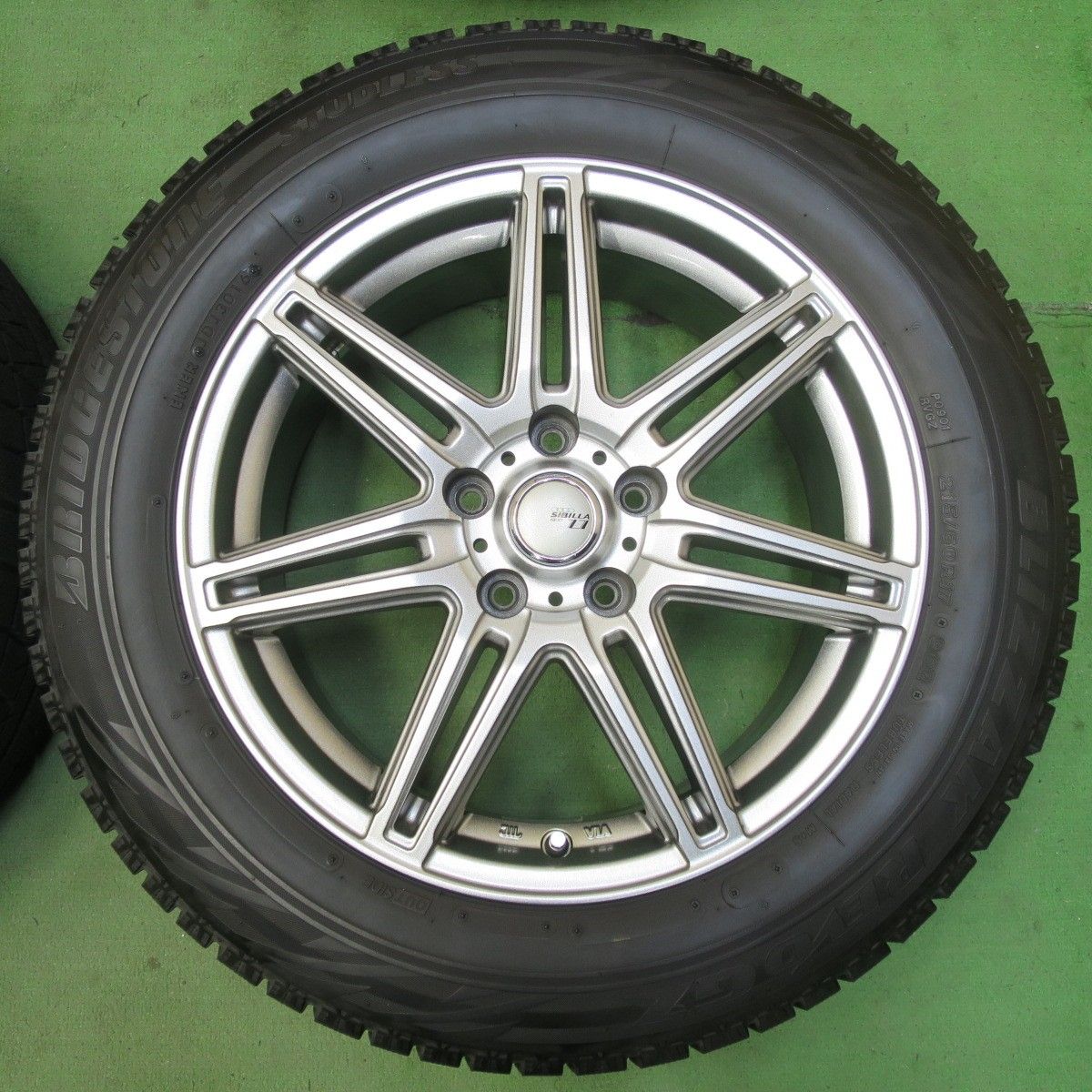 バリ溝！キレイ！9分☆スタッドレス 215/60R17 ブリヂストン 