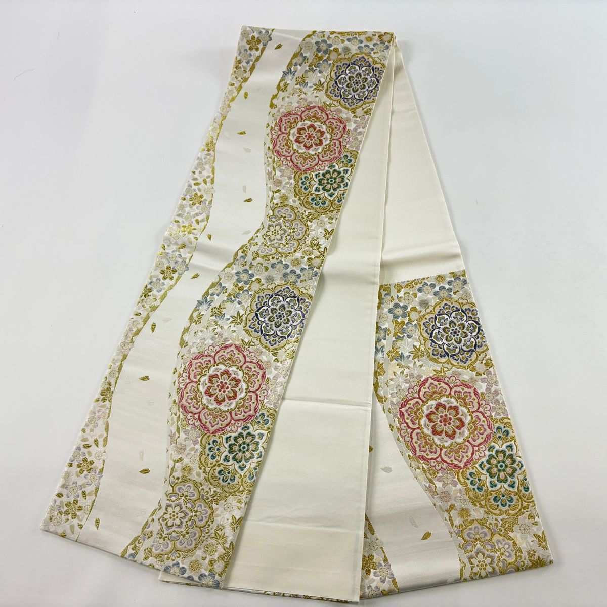 袋帯 美品 秀品 華文 桜 唐織 箔 クリーム 六通 正絹 【中古 袋帯 美品 秀品 華文 桜 唐織 箔 クリーム 六通 正絹 【中古