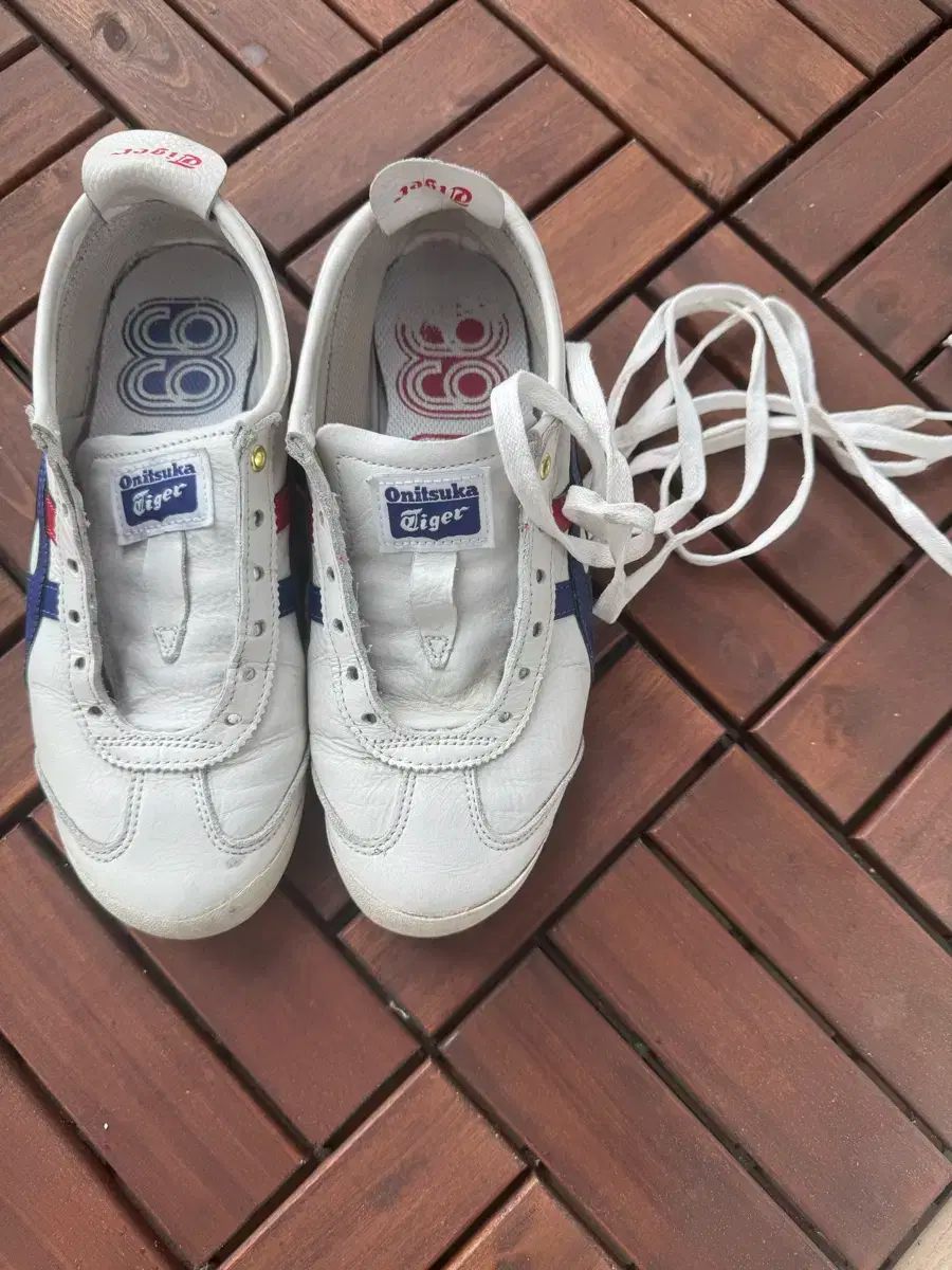 オニツカタイガー マキシコ66