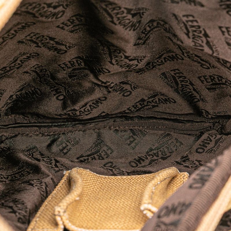 サルヴァトーレフェラガモ 斜め掛け ショルダーバッグ クロスボディ AU  