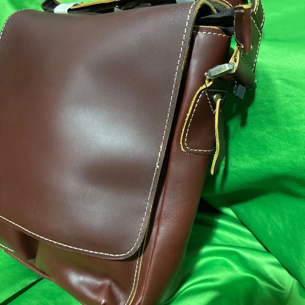 TIDING 本革ショルダーバッグ メンズ レディース兼用 ハンドメイド レザー メッセンジャーバッグ 茶 ブラウン NEXPOTALLINN_EU