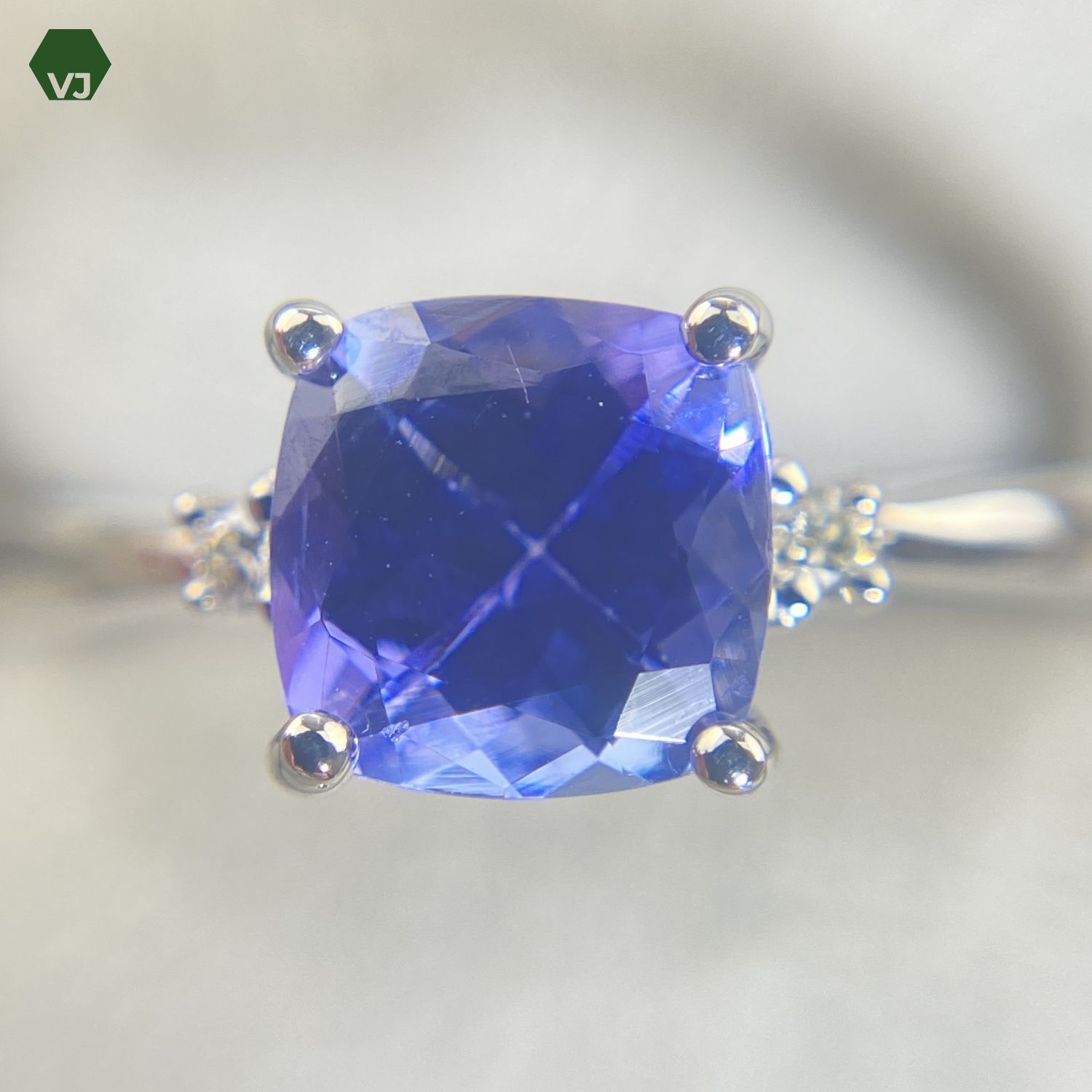 タンザナイト ダイヤモンド