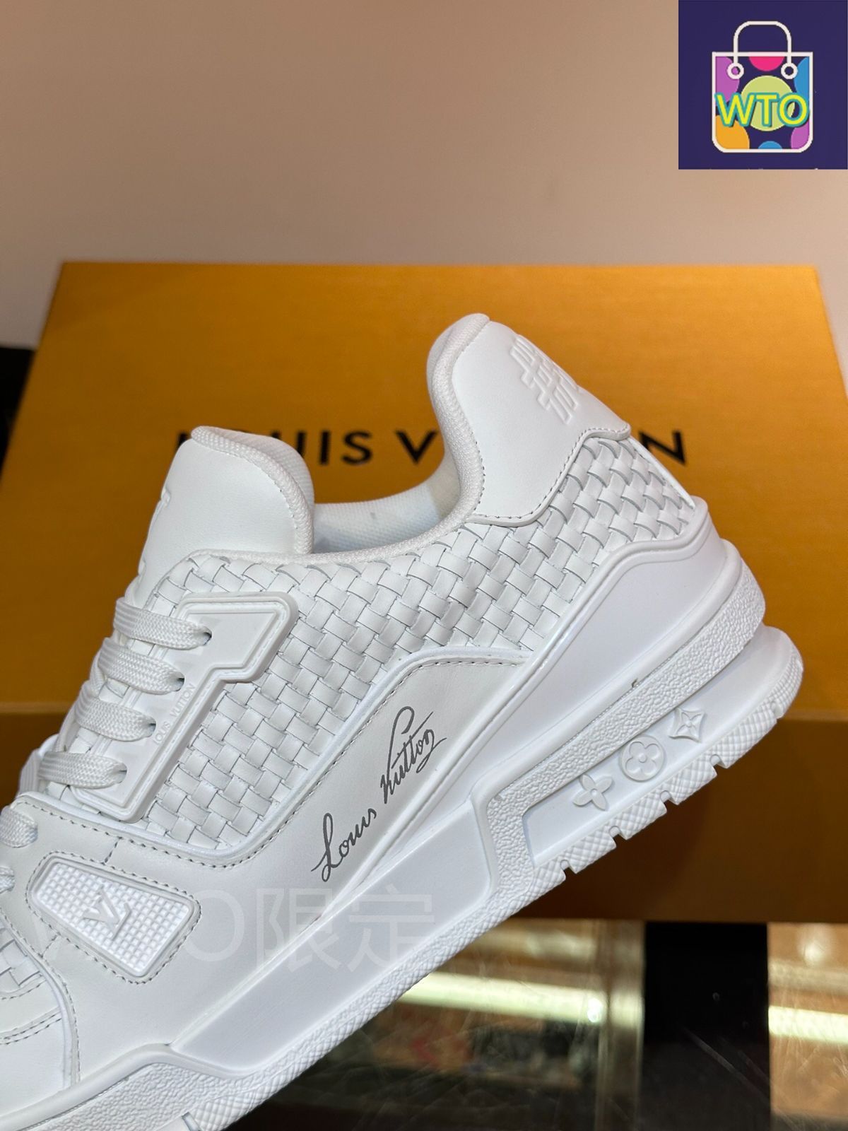 Louis Vuitton ホワイトスニーカー LOUIS VUITTON 【質コニシ】【LouisVuitton/ルイ・ヴィトン