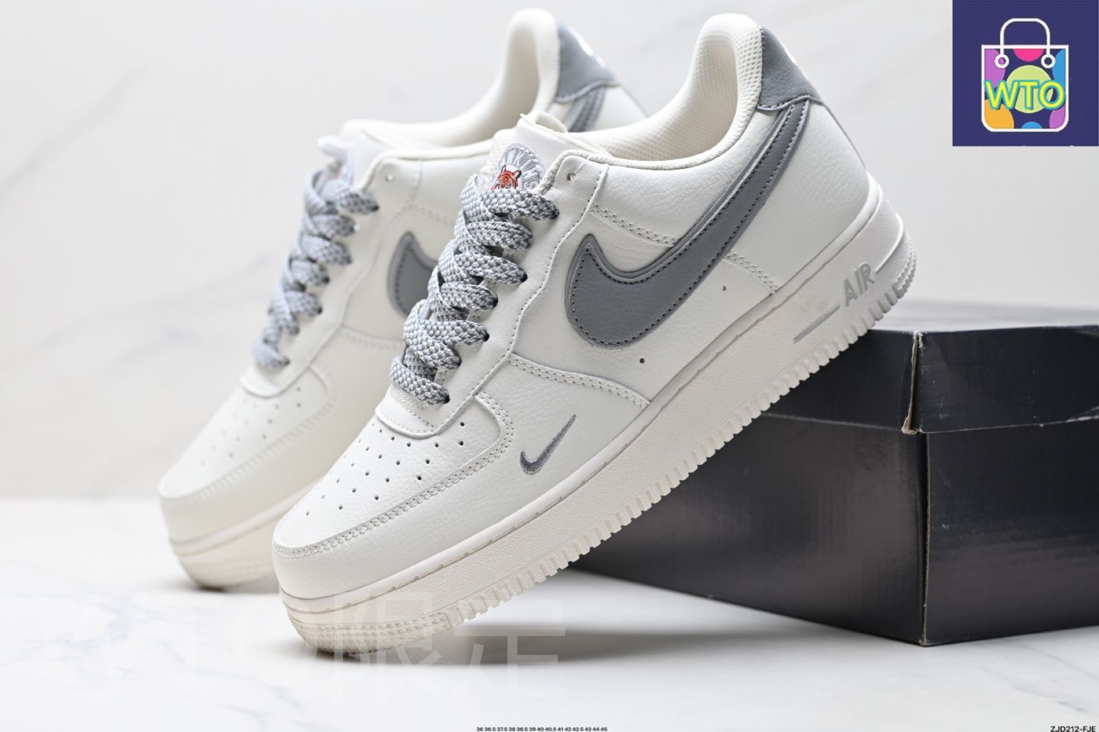 NIKE AIR FORCE 1'07 LV8（ナイキ エア フォース 1'07 LV8
