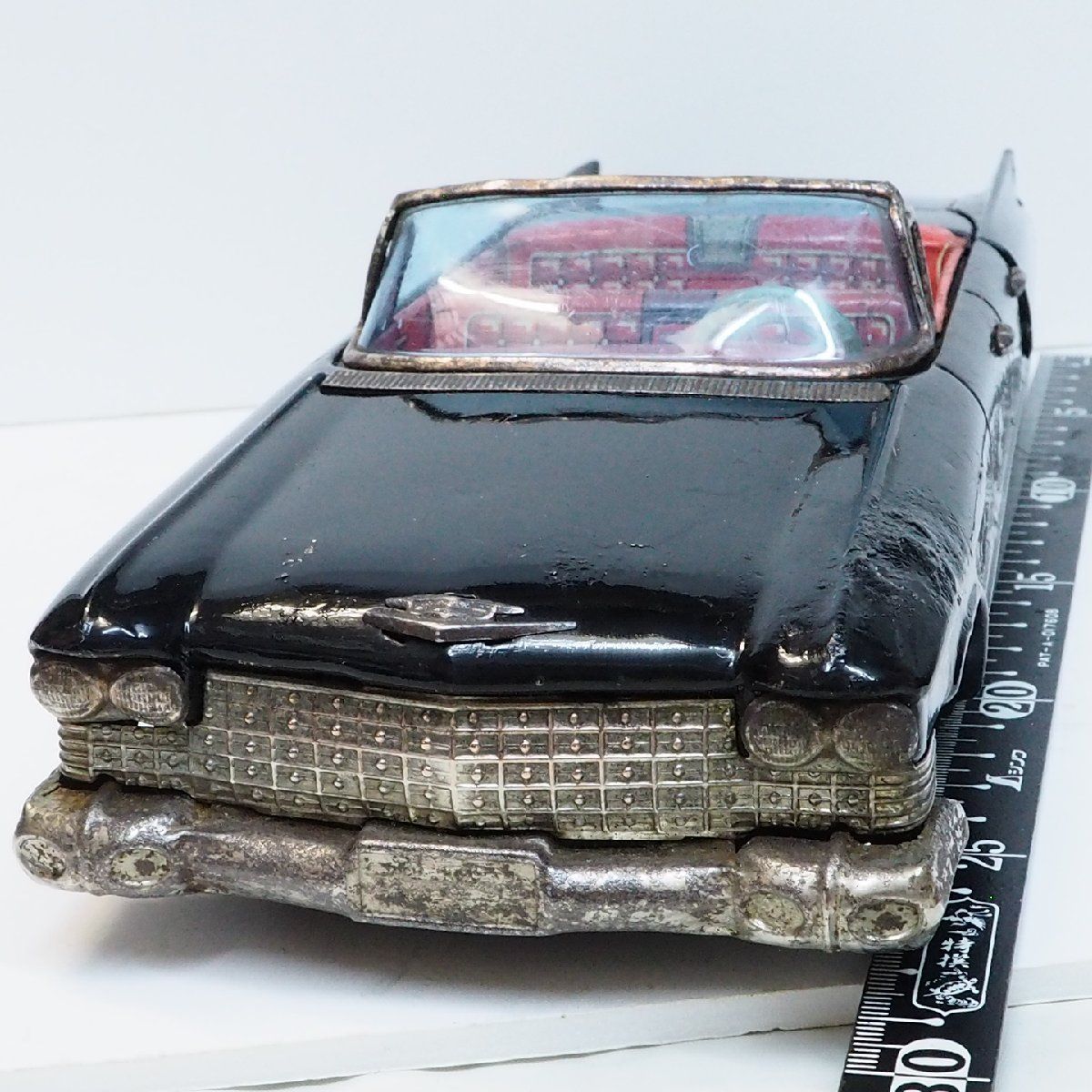 品質が完璧 萬代屋 60sキャデラック コンバーチブル大 黒リペイントtin ミニカー