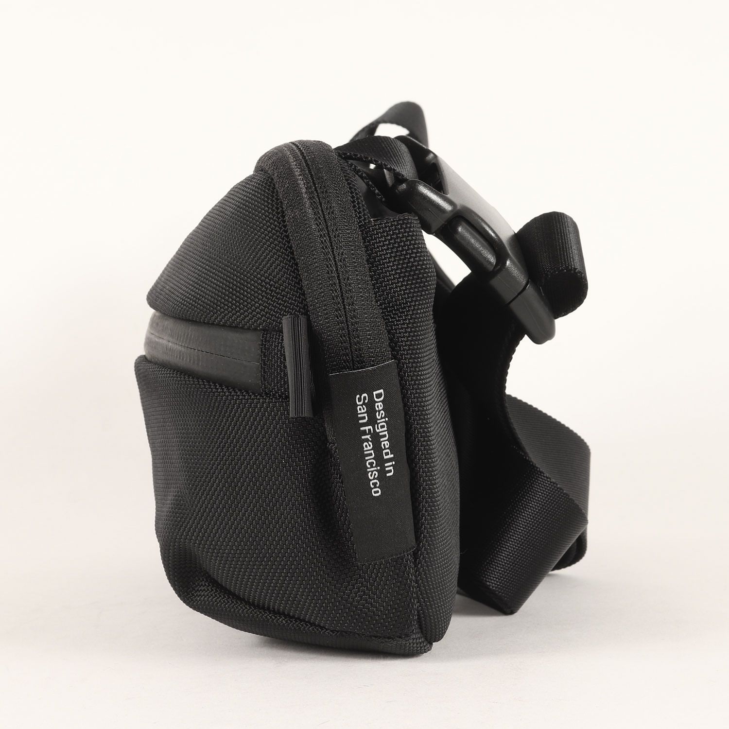 Aer エアー バッグ コーデュラ バリスティック ナイロン クロスボディ バッグ Day Sling2 Travel Collection ブラック 黒 ブランド カバン メンズ