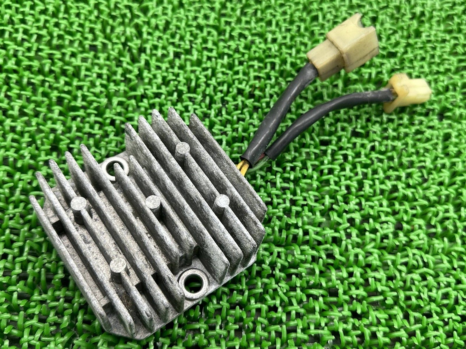フュージョン レギュレター ホンダ 純正 バイク 部品 MF02 レギュレーター レクチファイア 機能的問題なし 品薄 Vy