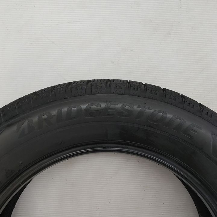 0 T 25035 スタッドレスタイヤ ブリヂストン BLIZZAK VRX 2 225 60 R 17 4本セット