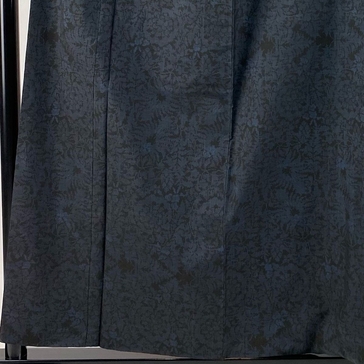大島紬 身丈159cm 裄丈64.5cm M 袷 純泥染 証紙 華文 草花 濃紺 正絹 秀品