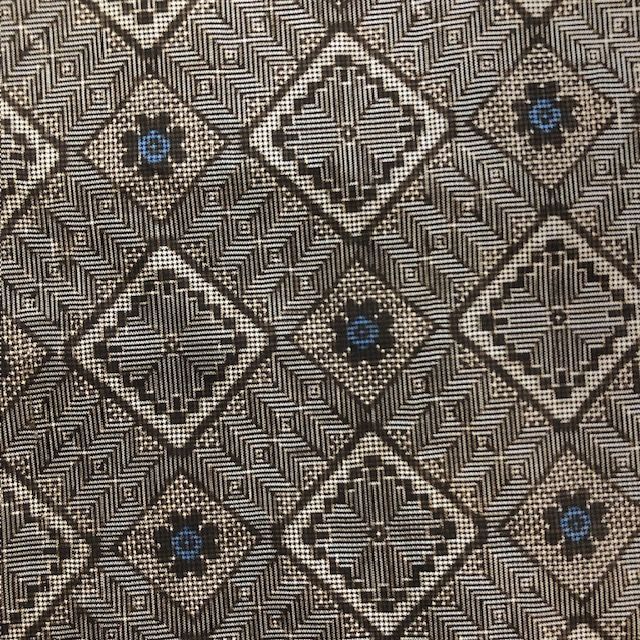 高品質保証。 きものキレイ 大島紬 解き済 茶 菱 花 龍郷柄 リユース secondhand KJ002 偉大さを秘めた