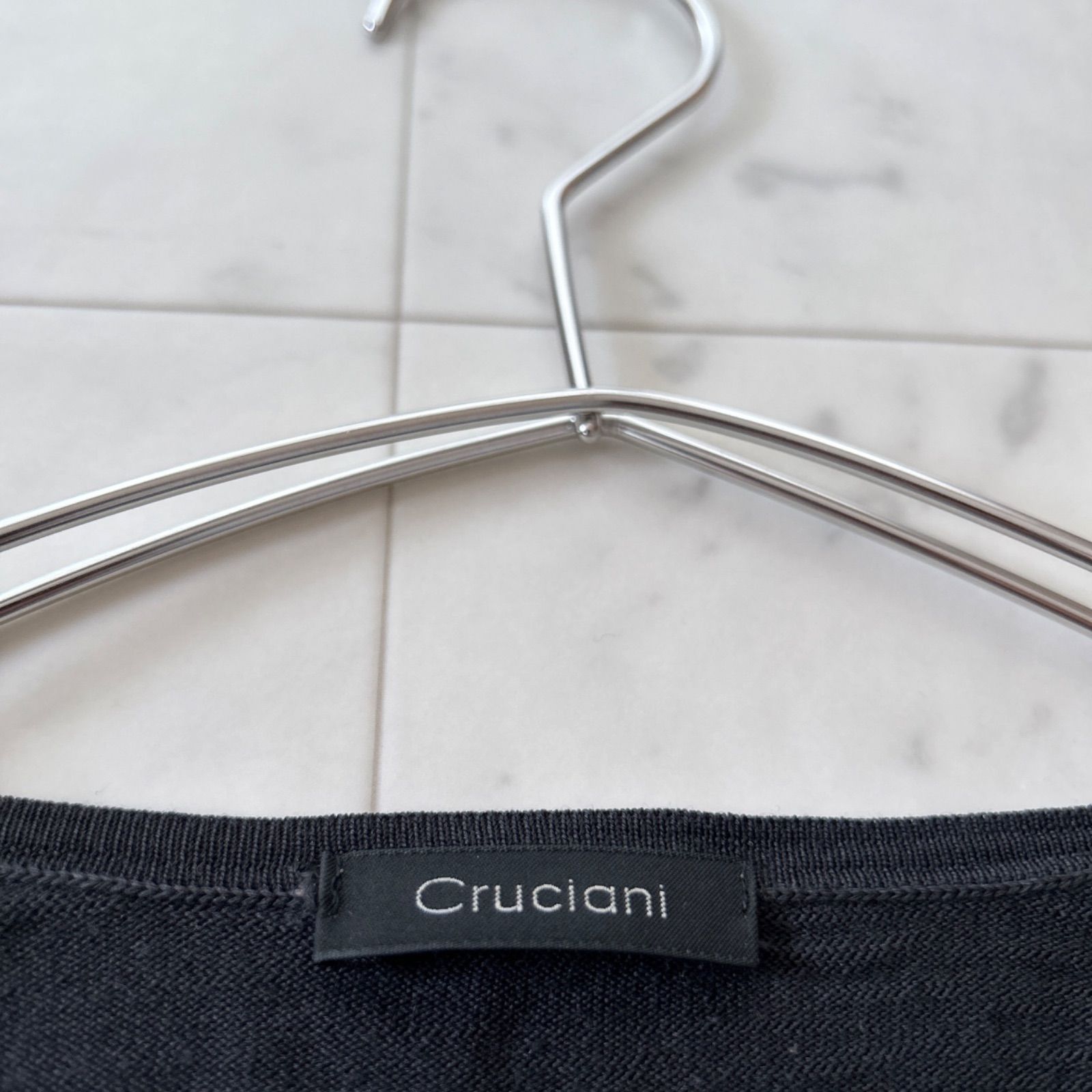美品 Cruciani クルチアーニ Vネックニット チャコールグレー 40