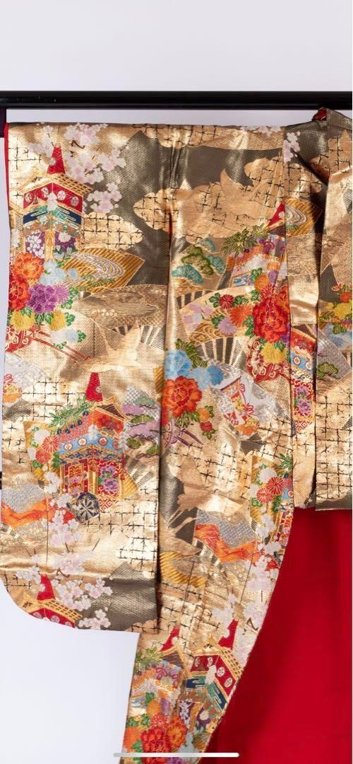 50%OFF! 125,000円→62,500円】花嫁色打掛け 金色/金刺繍 塔/牡丹模様 