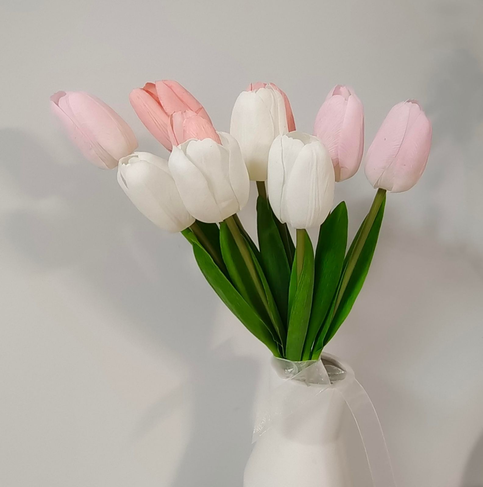 【セール，人気】 【人気商品】人工花、リアルタッチの人工チューリップの花偽のチューリップの花のギフト ピンク 10本 インテリア造花 花束 大切な人へ感謝の気持ちを伝える (3色（ホワイト+ピンク+うすい 応募券