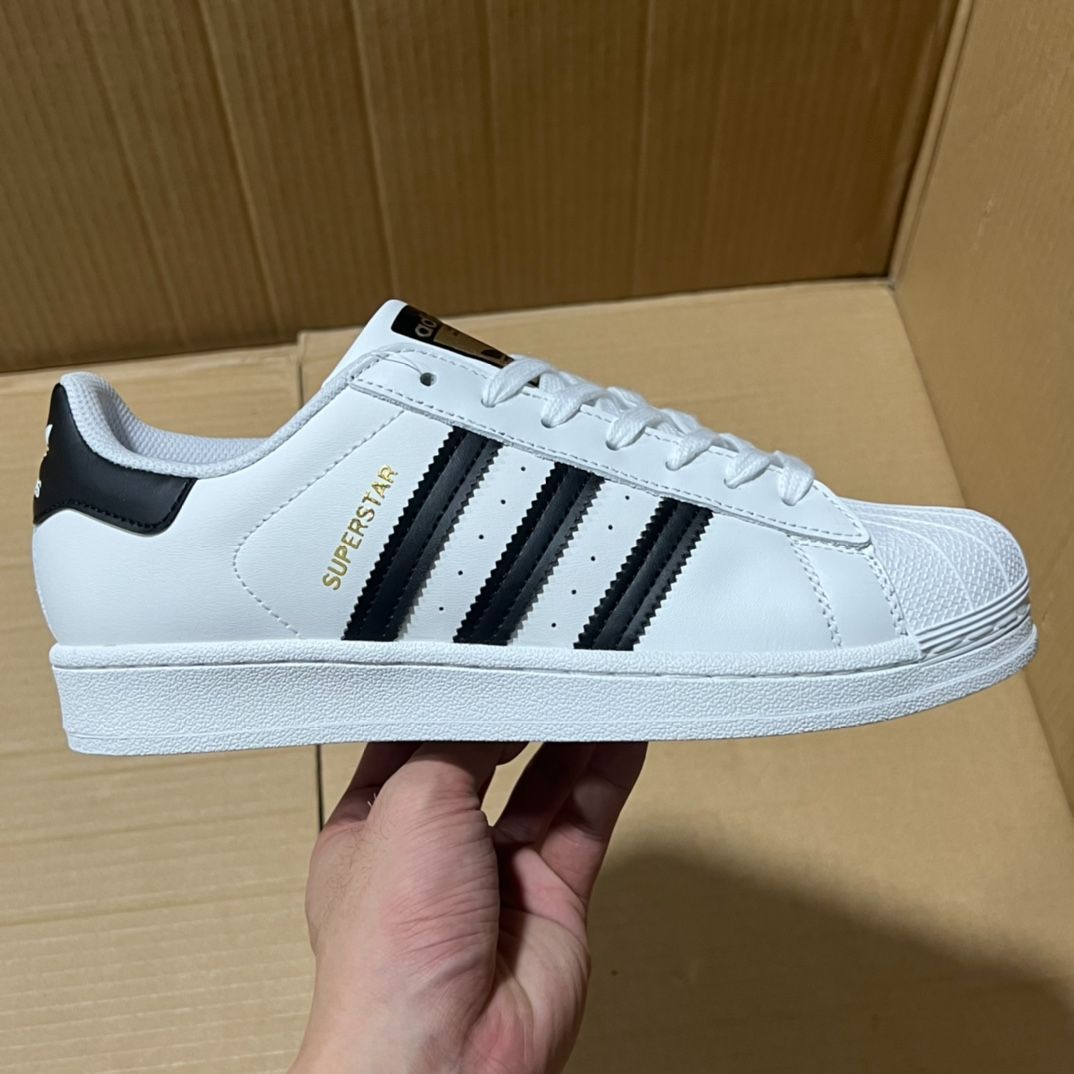 adidas SUPERSTAR