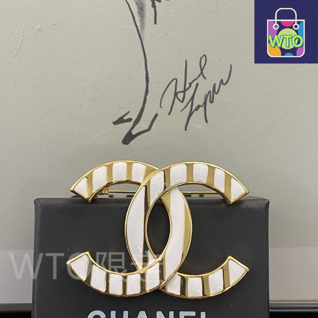 今日特価】CHANEL シャネル プラチナム ダブル C ブローチ