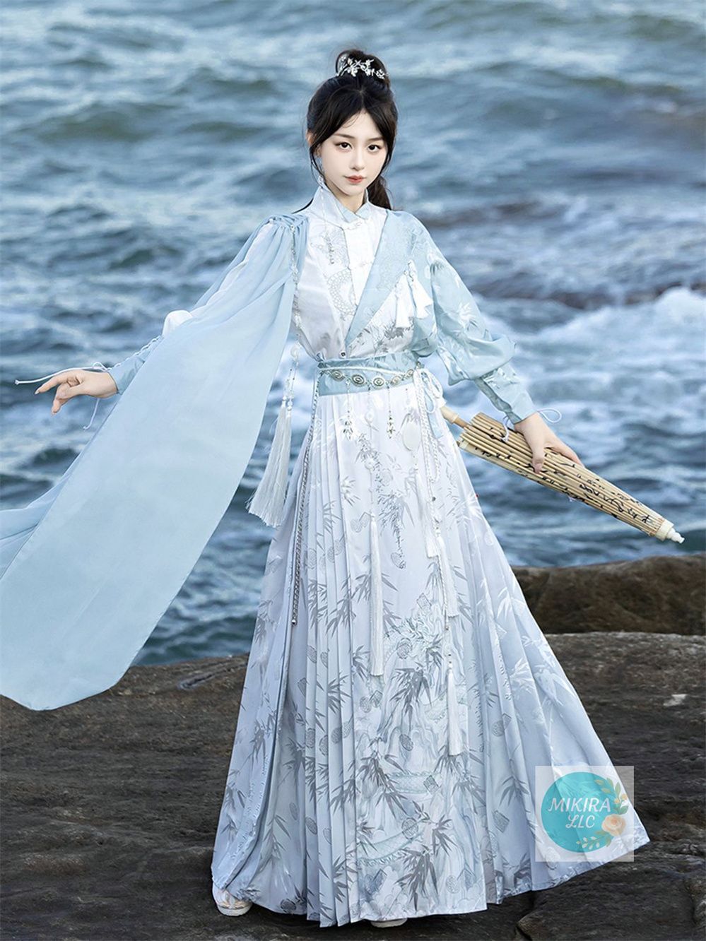 Cosplay 祥蛇献瑞 龍年デザイン 漢服3点セット チャイナドレス＋ベスト＋掛け飾り 新年春節対応 秋冬新年服 優雅な中国風デザイン 撮影会 舞台演出 推し活 イベント用 レディース 高品質 プレゼントにも最適