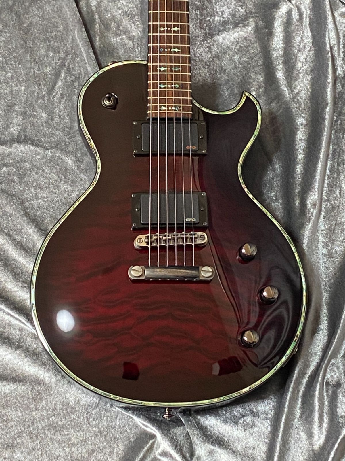 美品 Schecter AD-SOLO-6-HR EMGピックアップ搭載 コイルタップ付きの