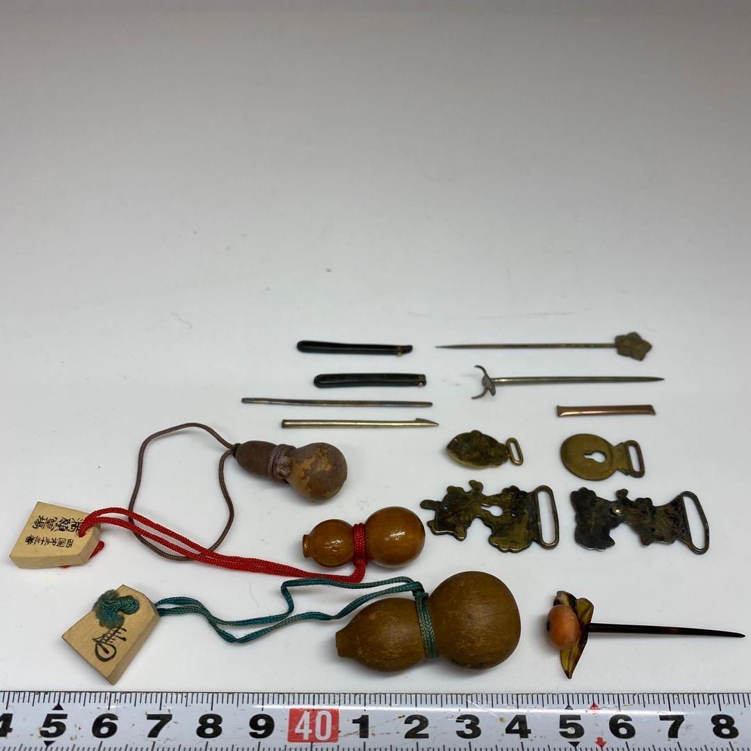 ・本珊瑚　時代の提げ物　金貝色々　重さ93g 東H5-0814① 本珊瑚 時代の提げ物 金貝色々 重さ93g 東H5-0814① - メルカリ