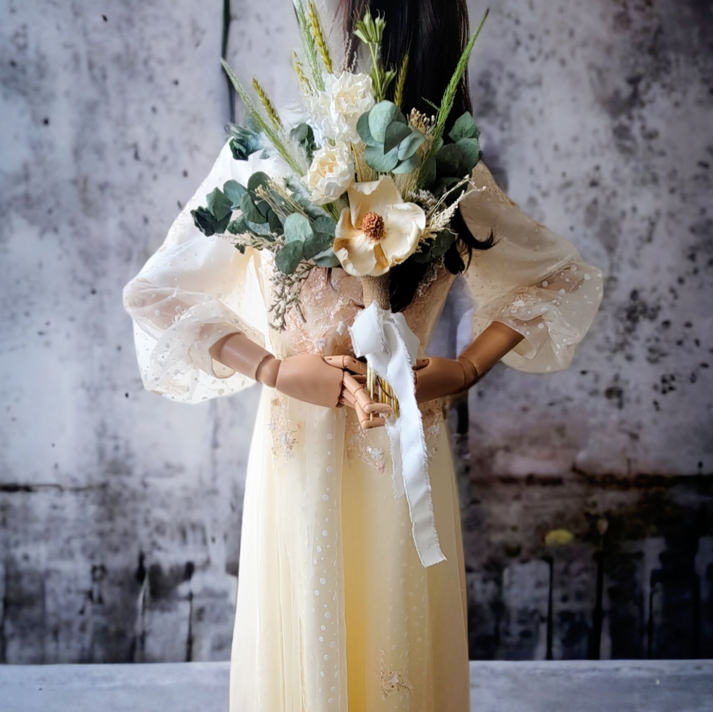 ドライフラワーブライダルブーケ　クラシカルホワイト　パームフラワー ドライフラワーブライダルブーケ クラシカルホワイト パームフラワー