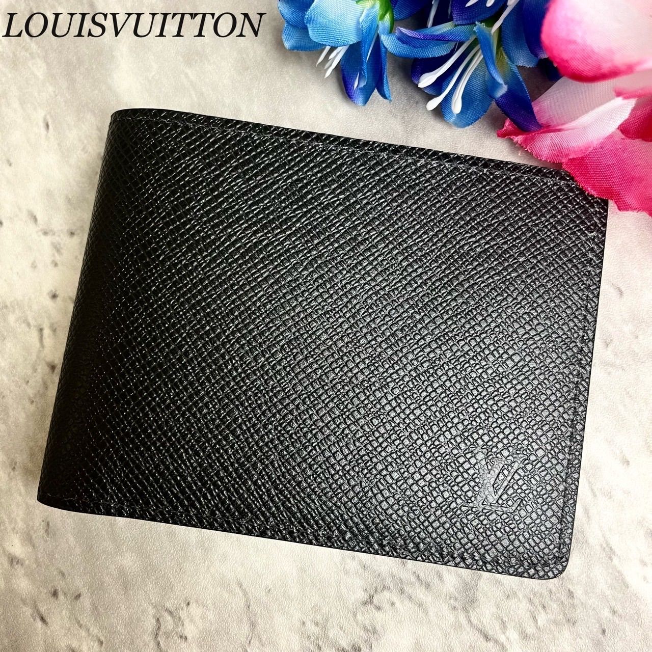 ✨極美品✨ LOUISVUITTON ルイヴィトン 二つ折り財布 タイガ ロゴ型 