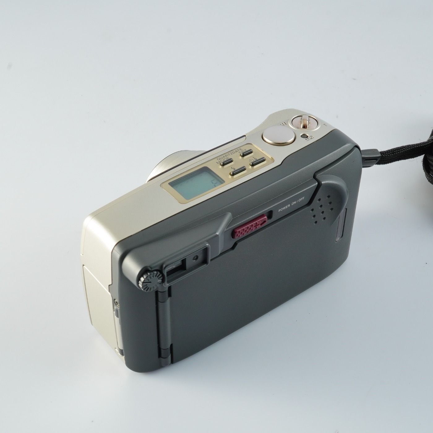 コンパクトフィルムカメラ