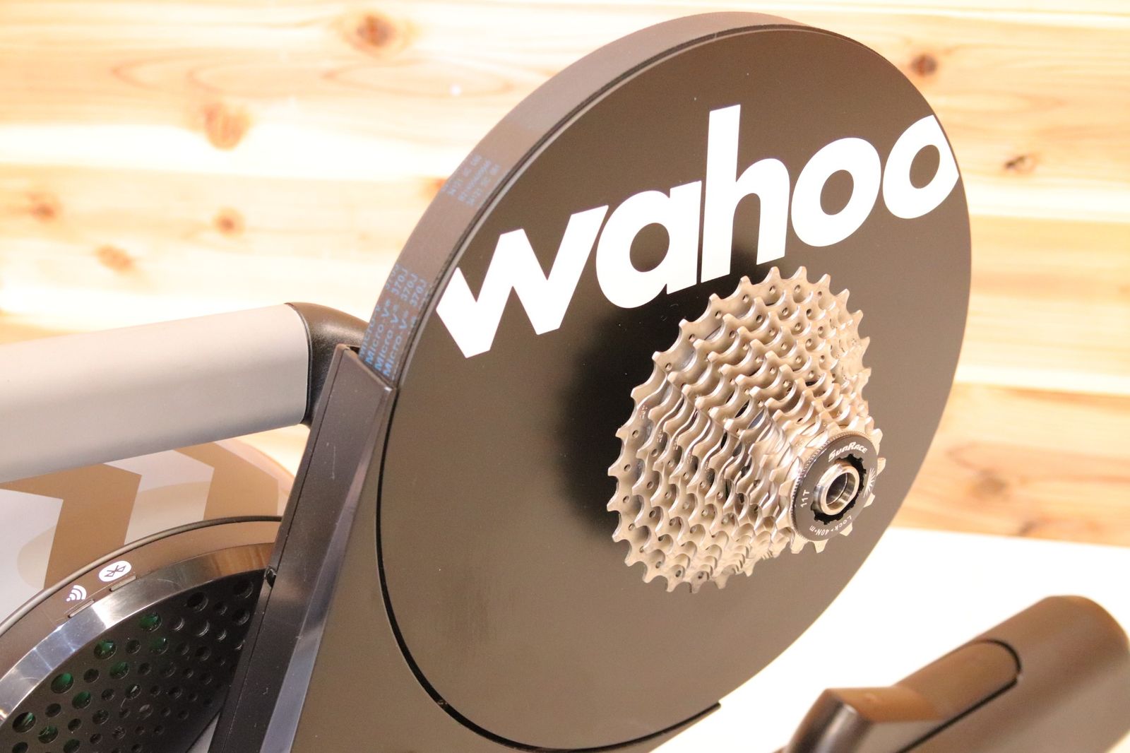 店頭お渡し ワフー WAHOO キッカー ムーヴ KICKR MOVE スマートローラー ダイレクトドライブ ローラー台 広島店 BRIGHTFACE_UK