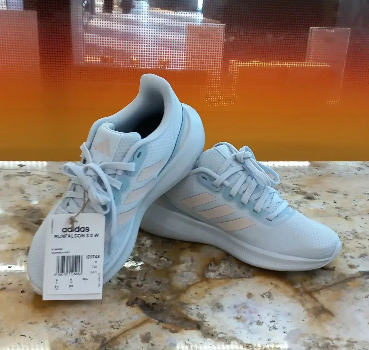 新品 ADIDAS ランファルコン 3 0 スニーカー 225 サイズ