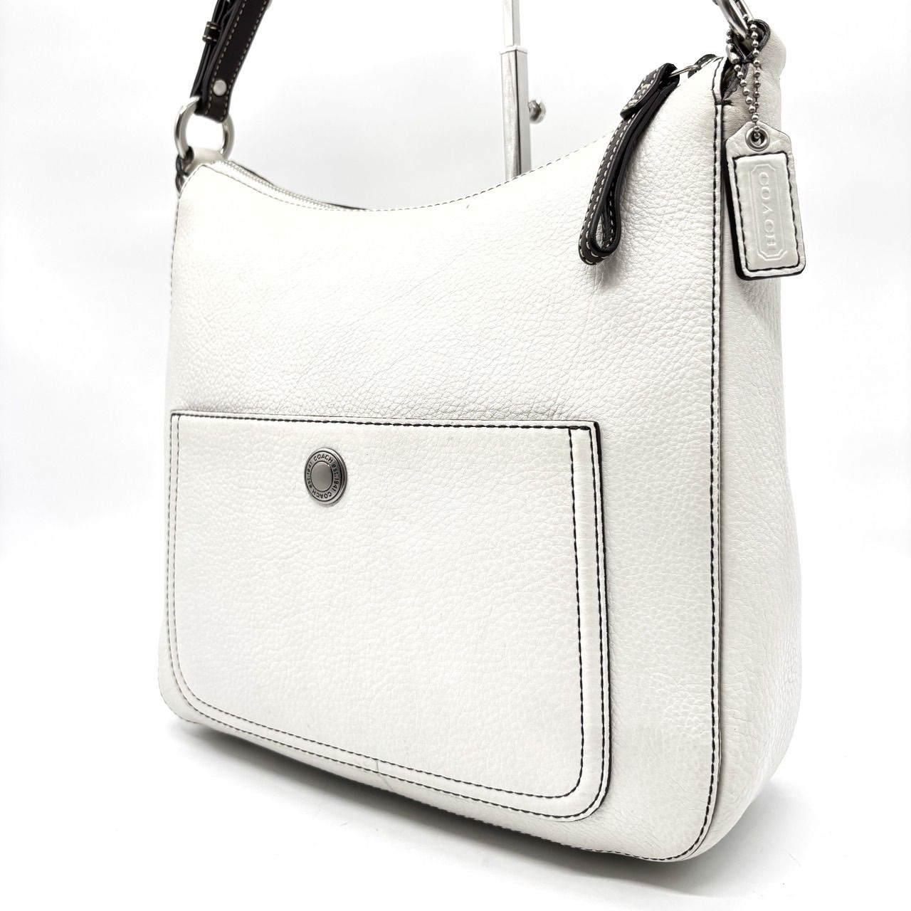 【美品】COACH　肩掛け可　A4収納 本革　シボ革　金具　コーチ　トートバッグ COACH コーチ レザー トートバッグ シボ革 ブラック A4収納可