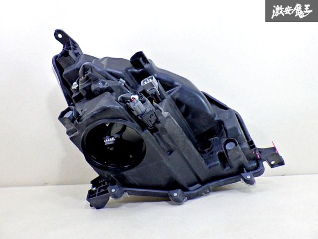 トヨタ 純正 タンク 右 ヘッドライト スタンレー W3917 ☆保証付 即発送☆ トヨタ純正 トヨタ 純正 M900A タンク 前期