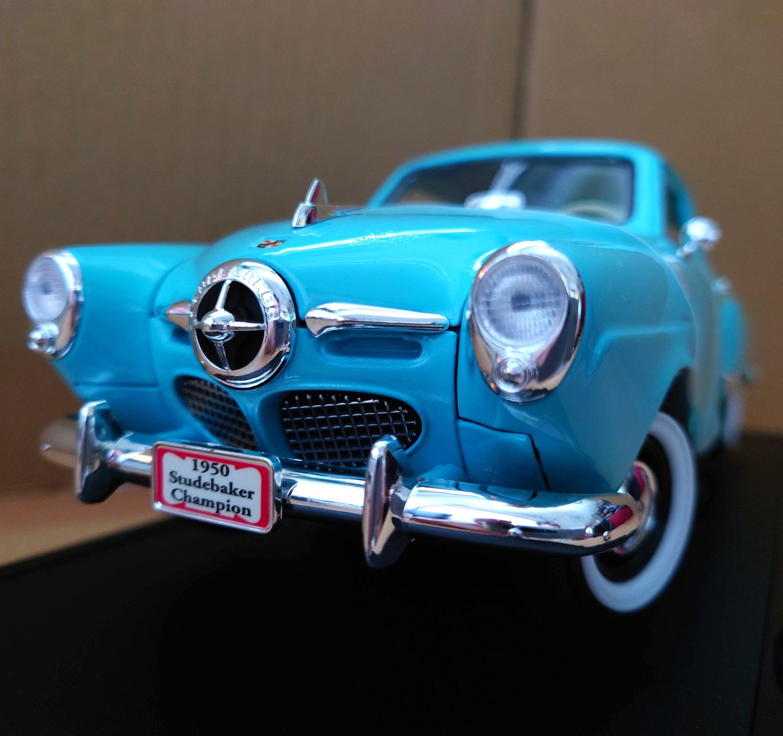 1/18 スチュードベイカー チャンピオン 1951 ブルー Studebaker 