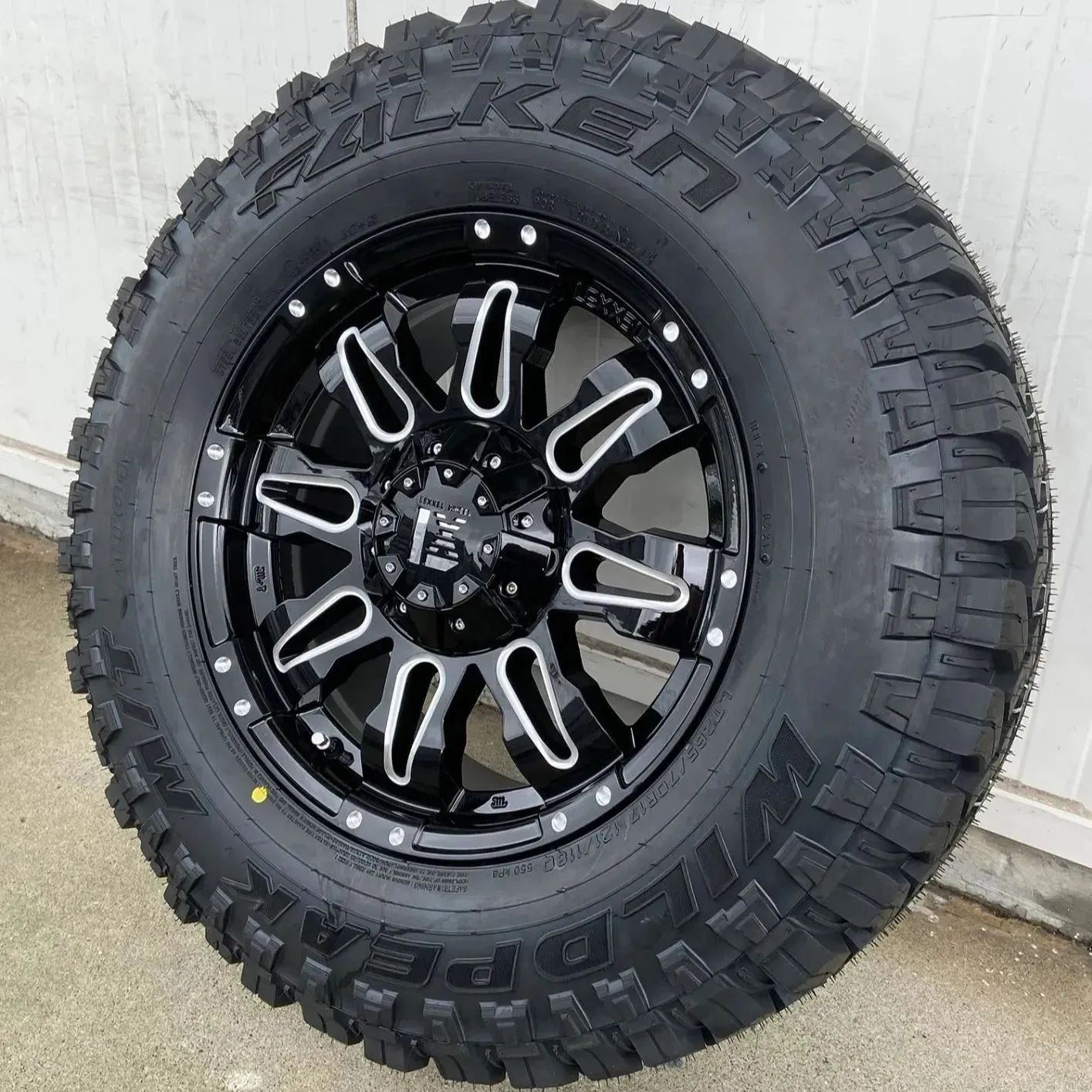 プラド ハイラックス FJ H3 タイヤホイールセット 17インチ Balano FALKEN Wildpieak MT01 265/70R17  285/70R17 - メルカリ