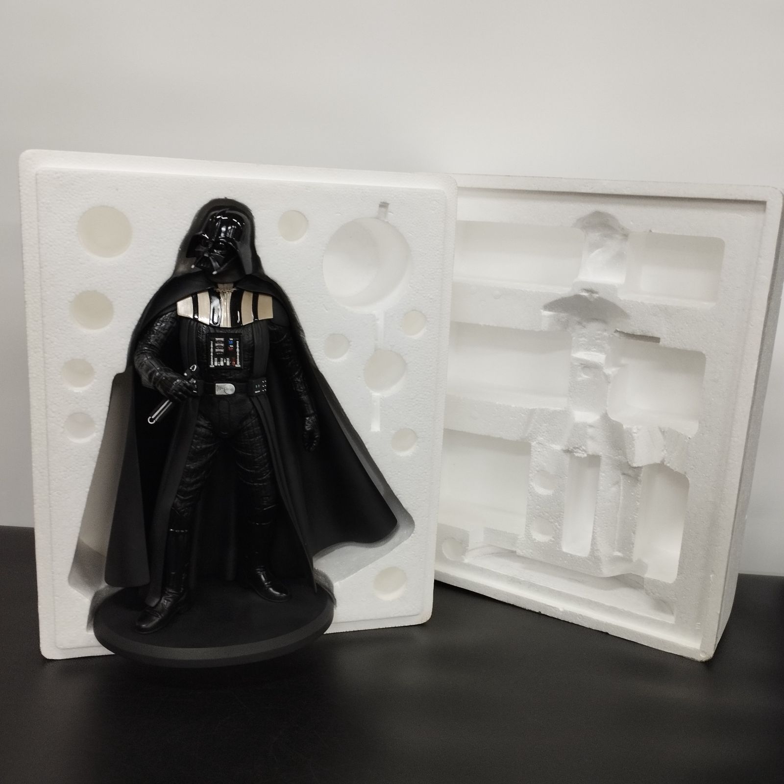 s18560】ATTAKUS STAR WARS ダース・ベイダー スタチュー - メルカリ