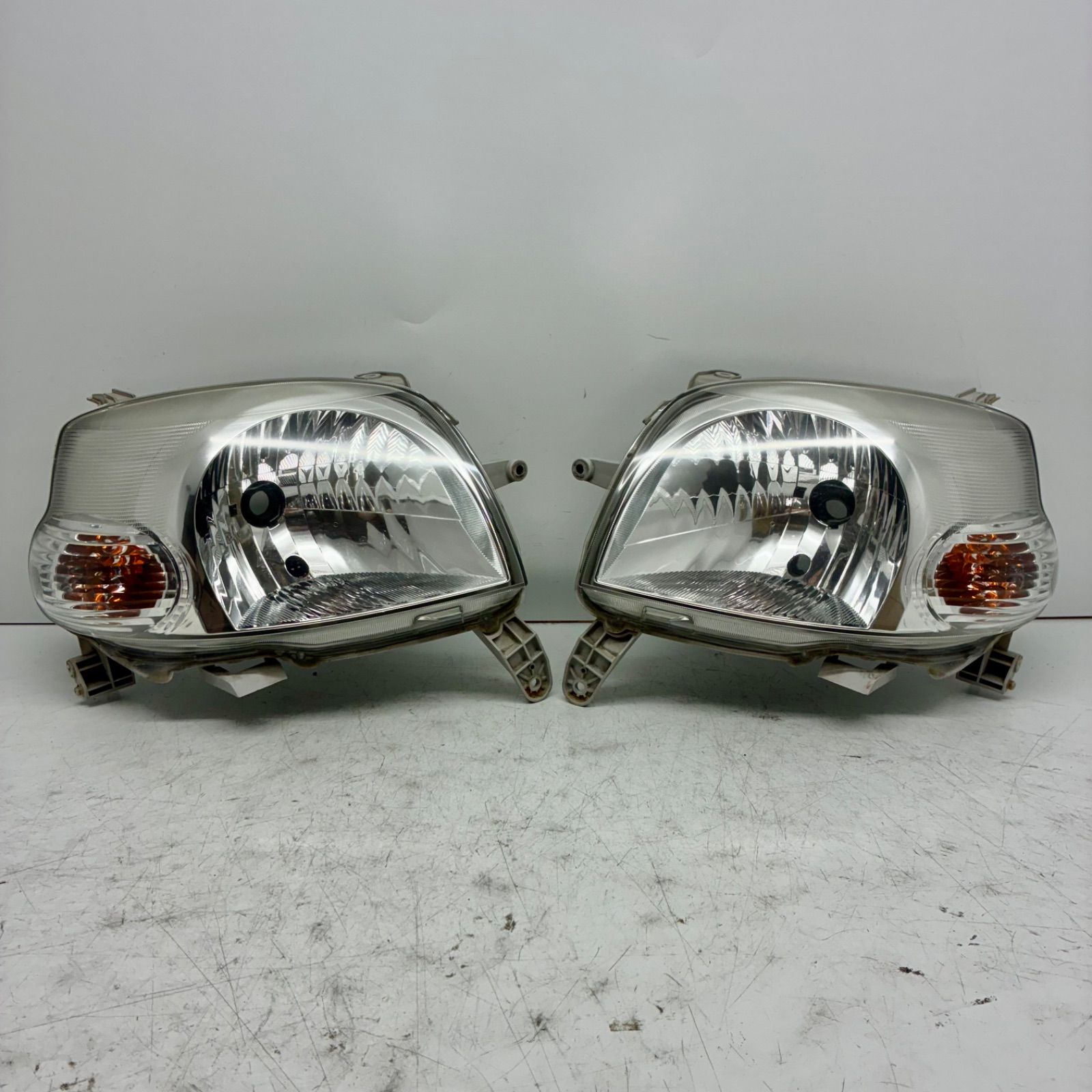 割れ無【コーティング済】ダイハツ L235S L245S エッセ ヘッド